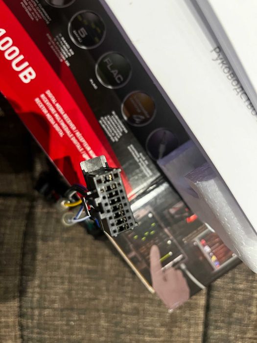 Чисто ново радио за автомобил Pioneer MVH-S100UB