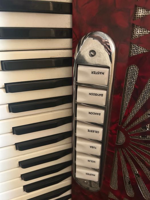 Acordeon de vânzare