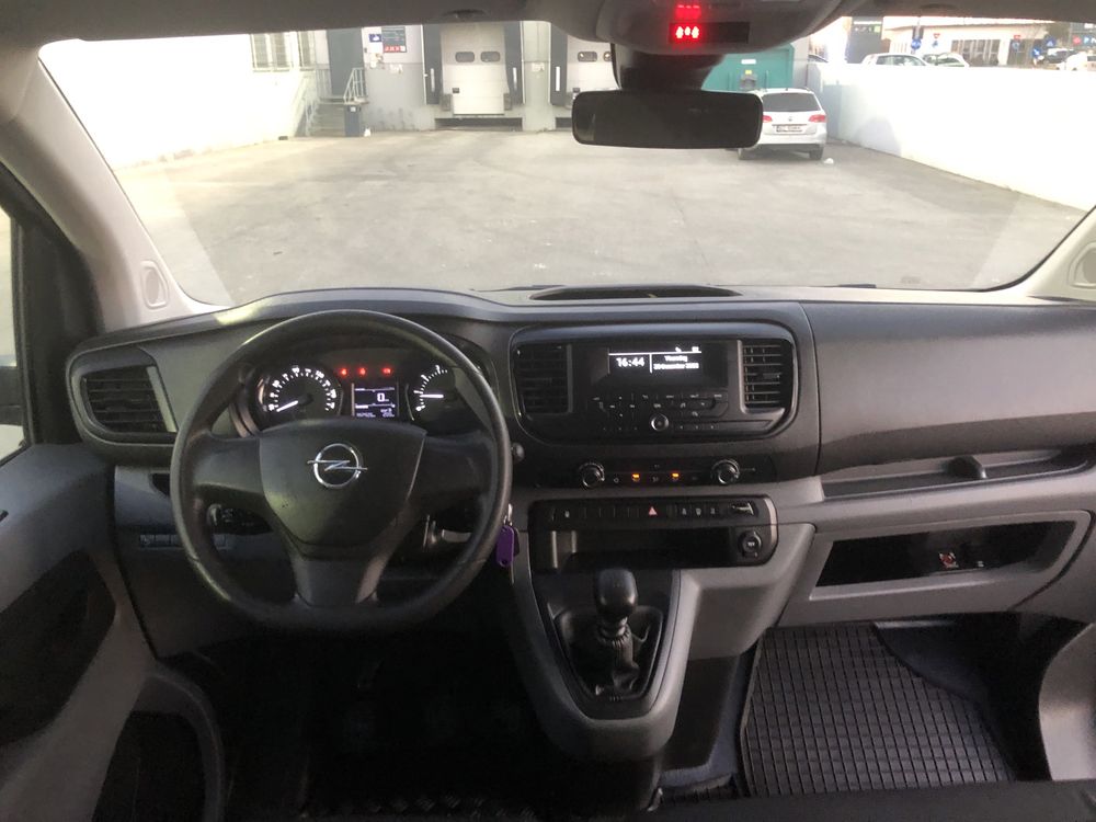 Opel Vivaro 2020/8+1 locuri/178000km.