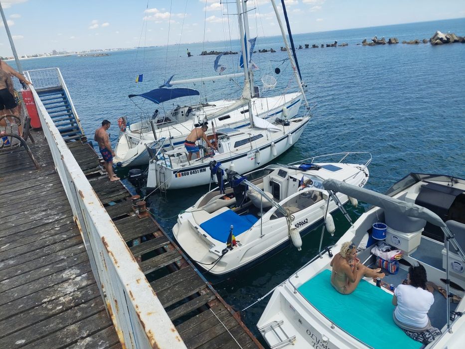 Barca A Hellas 7.1 metri motor + peridoc!