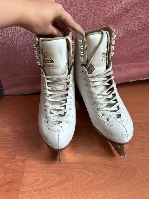 Коньки фигурные бу