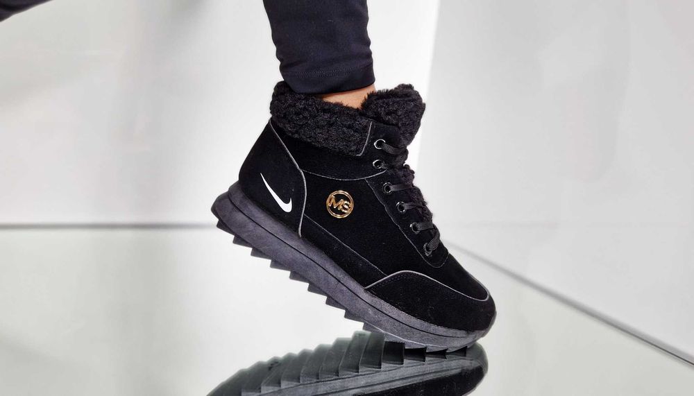 Дамски зимни спортни боти  Facebook Monika Ivanova