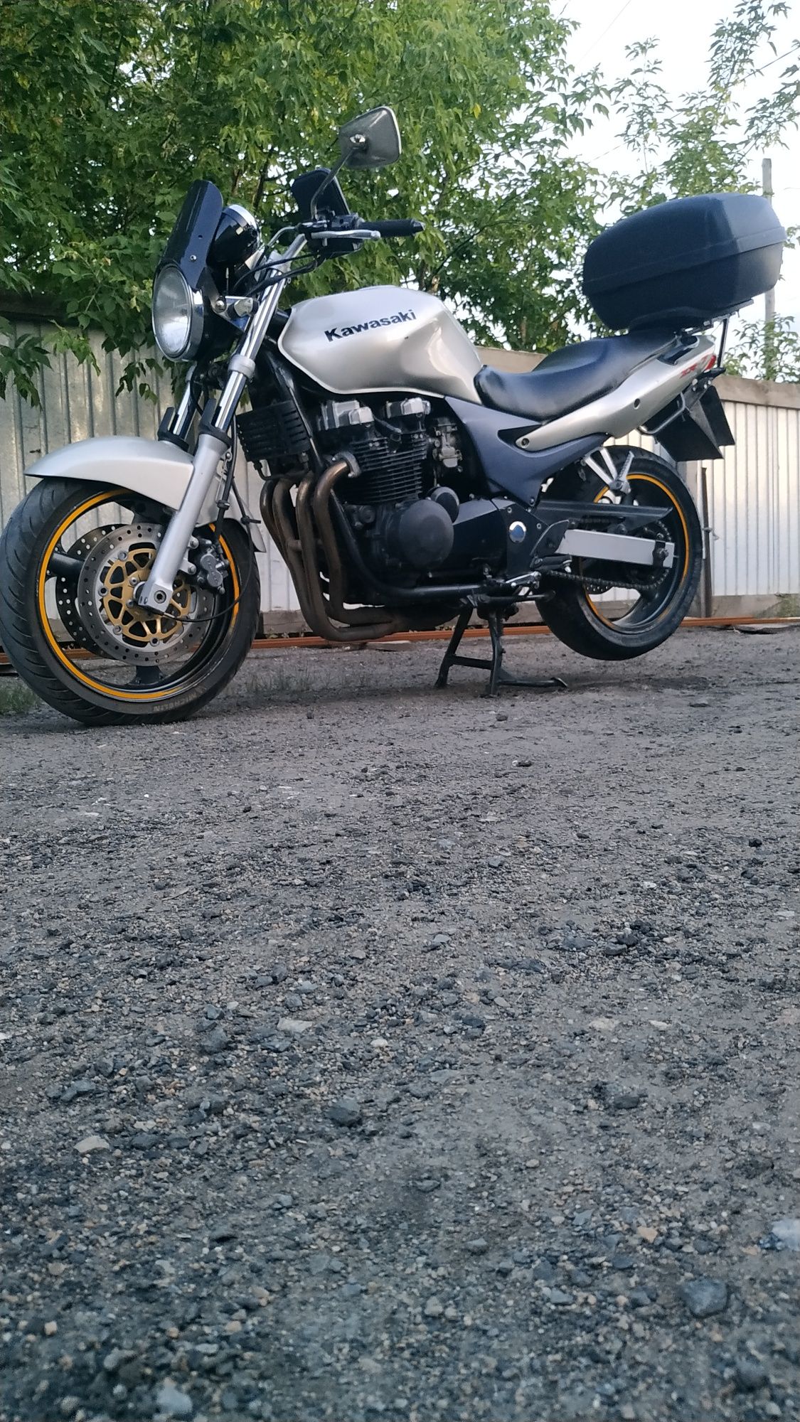 Продам Kawasaki ZR-7