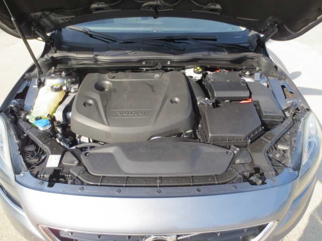 Volvo V40 2.0 D Автомат