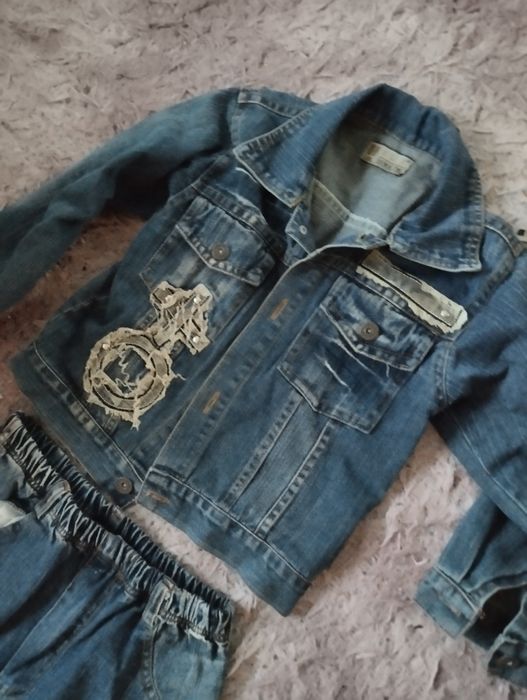 Продам джинсовый костюм