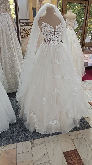 Rochie mireasa noua