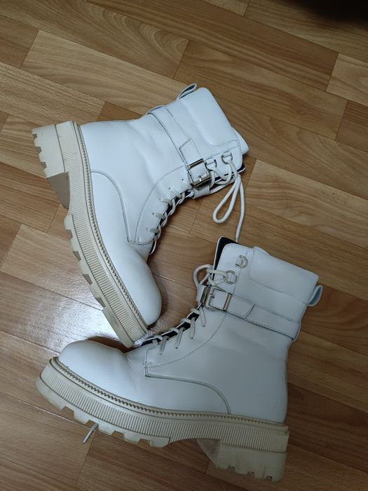 Продается зимние сапоги