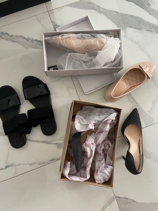 Дамски обувки различни видове