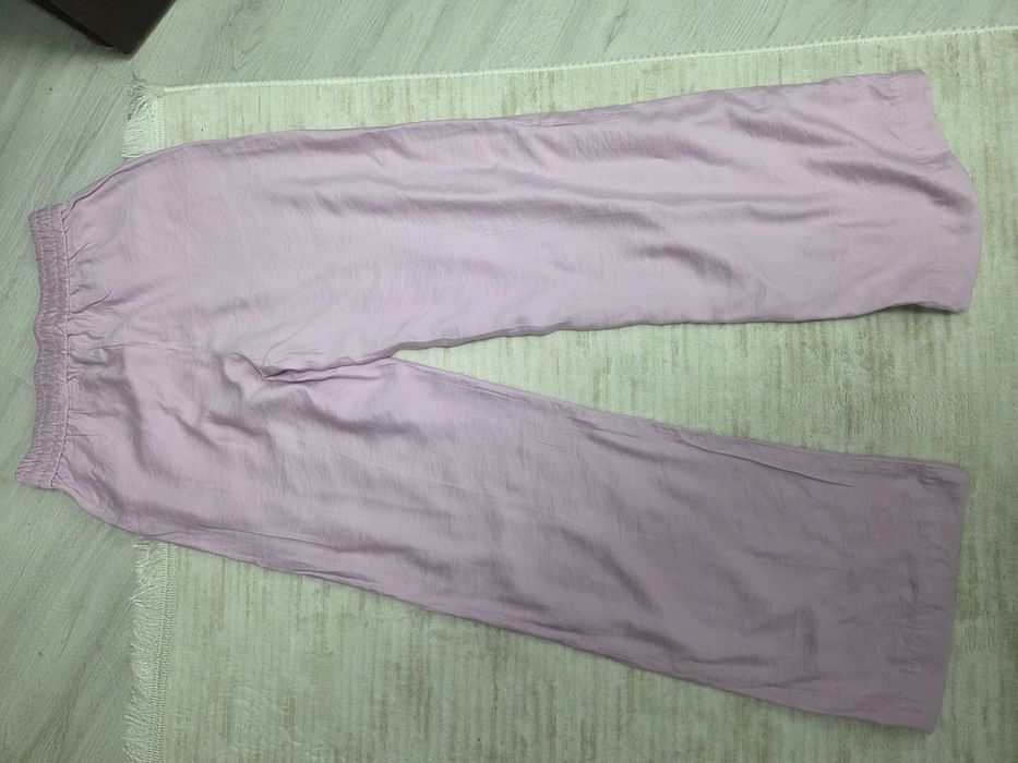 Pantaloni subțiri eleganți, casual evazați