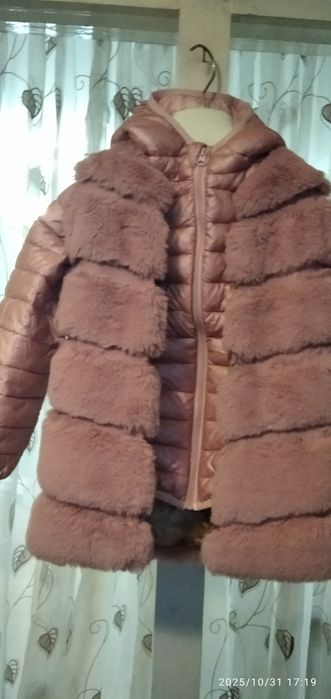 Куртка с меховой безрукавкой