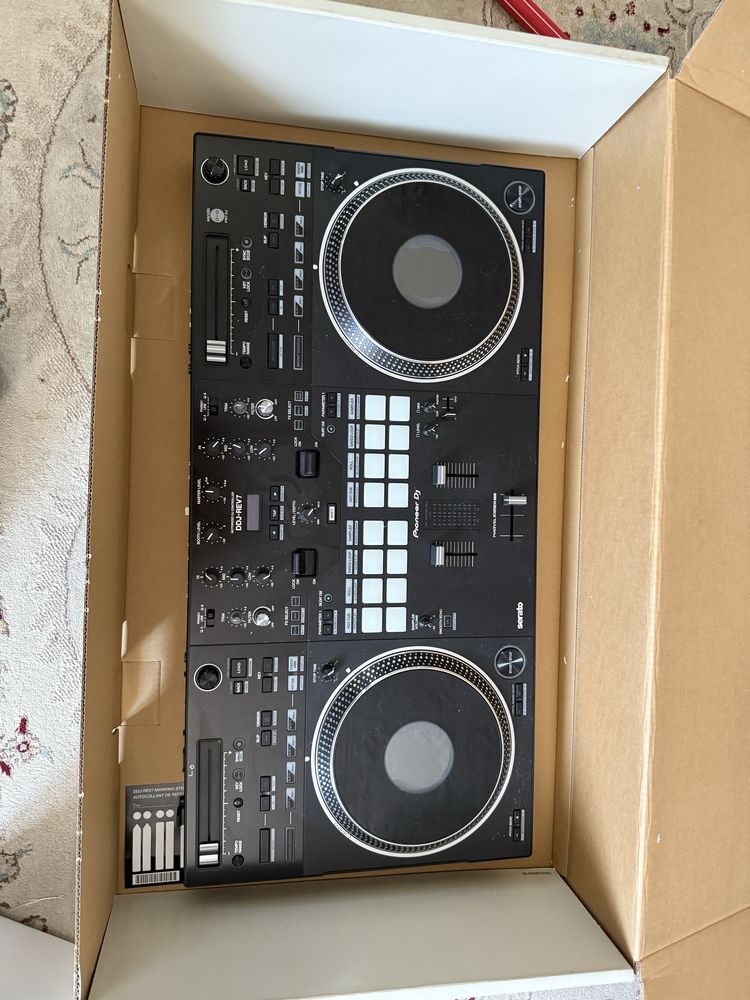 DDJ-REV7 почти новый