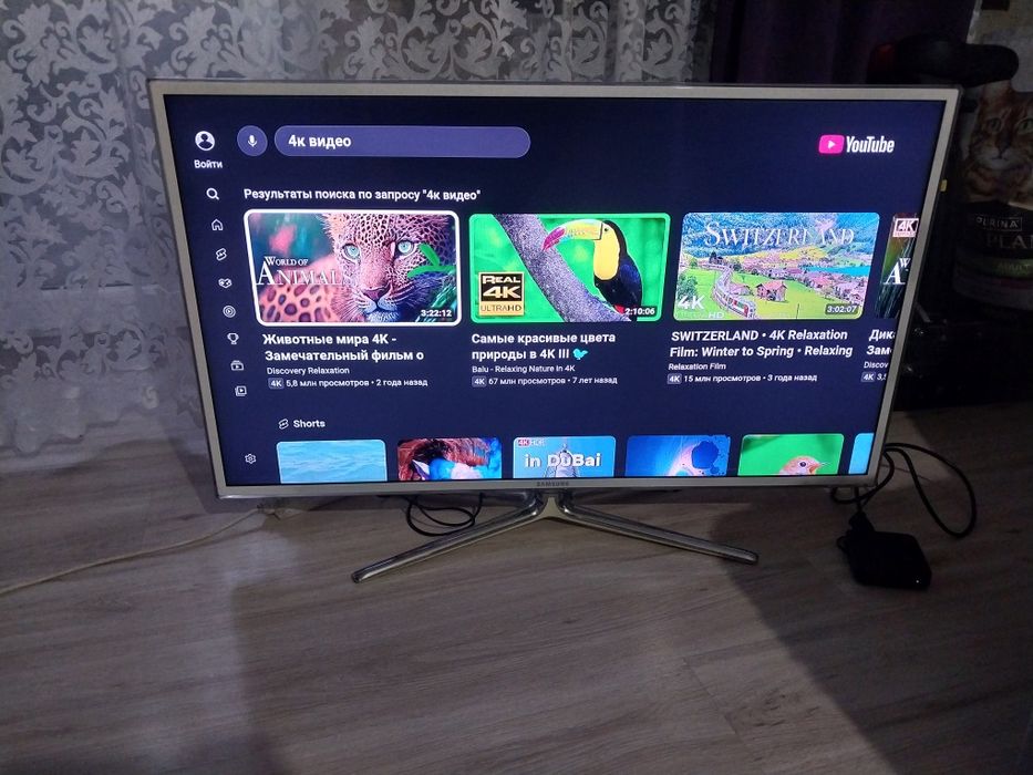 Смарт телевизор Samsung 101см. Полоса на экране