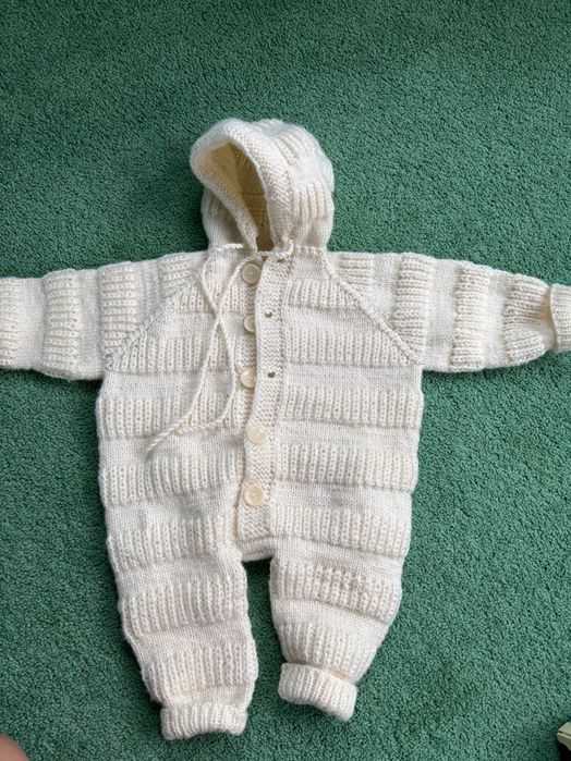 Продам теплый комбинезон для малыша