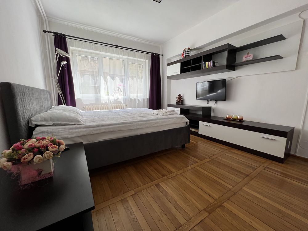 Inchiriez apartament cu o camera in regim hotelier