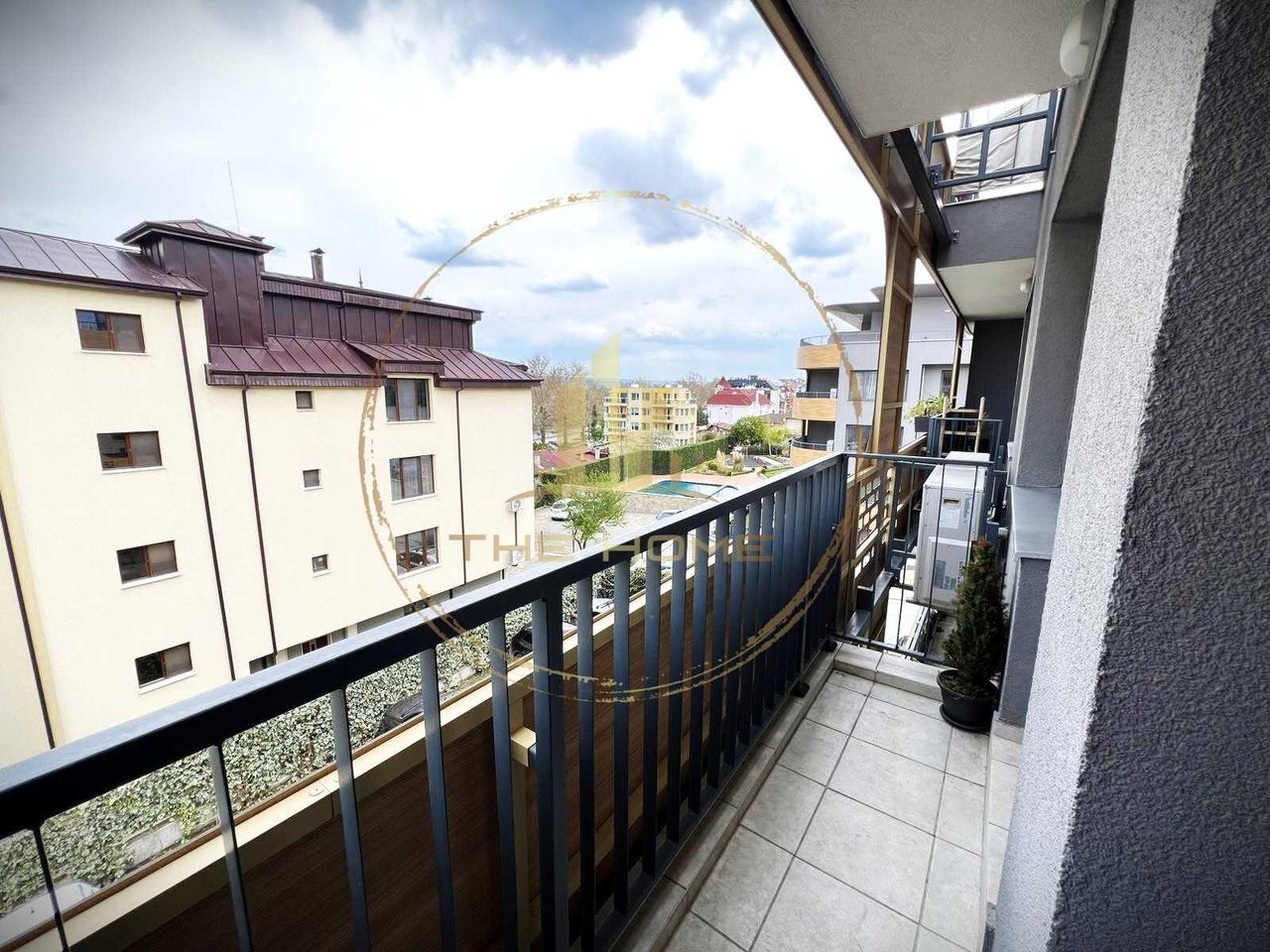 Дава се под наем Двустаен апартамент в Варна, Бриз - 77 кв.м за 1000 € - Снимка #9