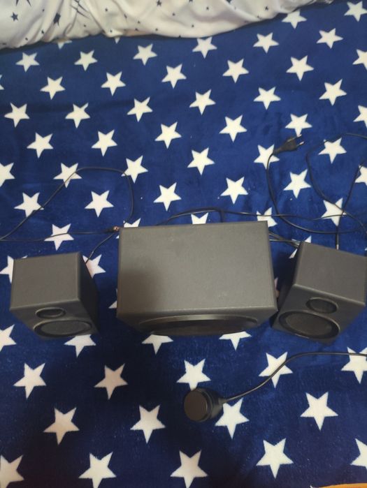 Vând boxe Logitech Z333, Pentru PC de 80W