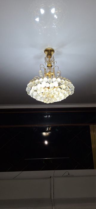 Продам    люстру