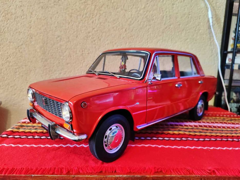 Макет на Жигули във мащаб 1/8 + аксесоари