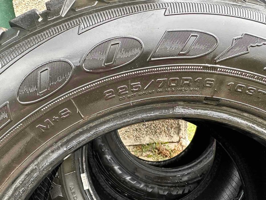goodyear wrangler AT 225/70R16