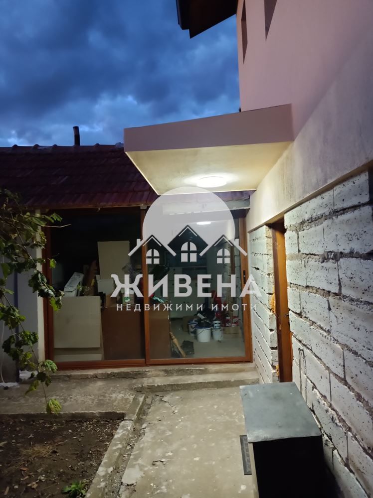 Къща с голям двор - 2400 кв.м, с.Полковник-Минково, обл. Добрич