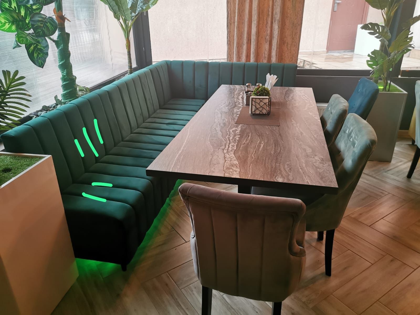 Canapea Vas - club, restaurant