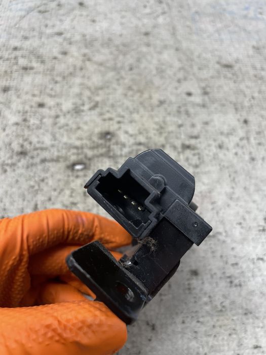 broasca hayon renault clio 3 2011