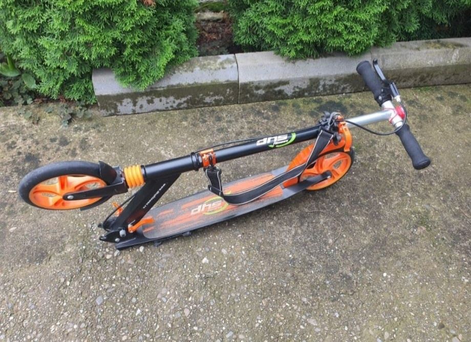 Trotinetă copiii și adulți