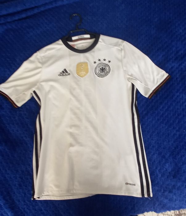 Оригинални футболни тениски