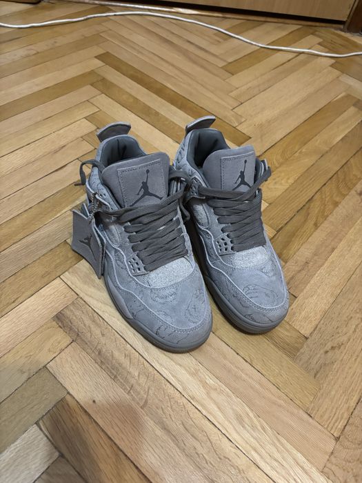 Air Jordan 4 Retro Kaws - NOI