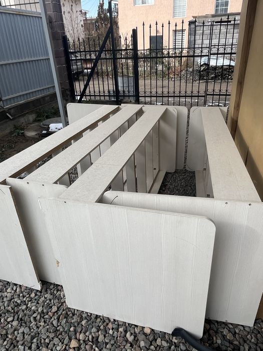 Кровать с матрасом