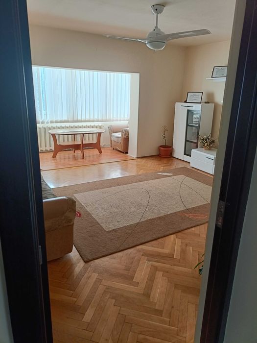 Vând apartament 3 camere Brașov