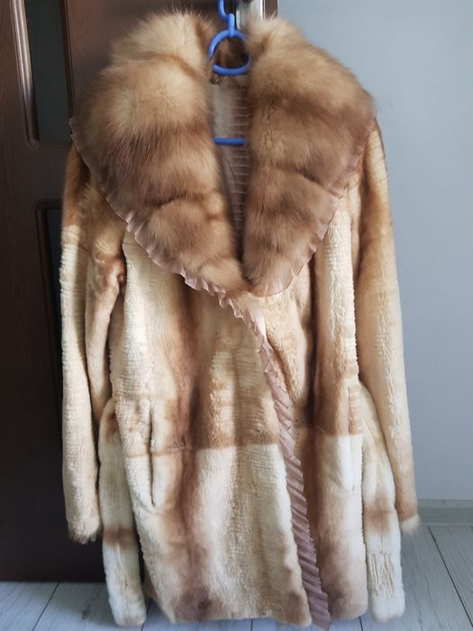 Haina de blana de nurcă noua cu etichetă