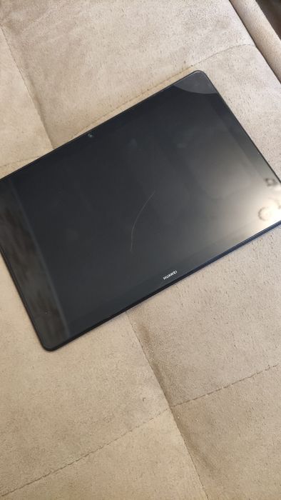 Таблет HUAWEI 10,1 инча - спукан дисплей