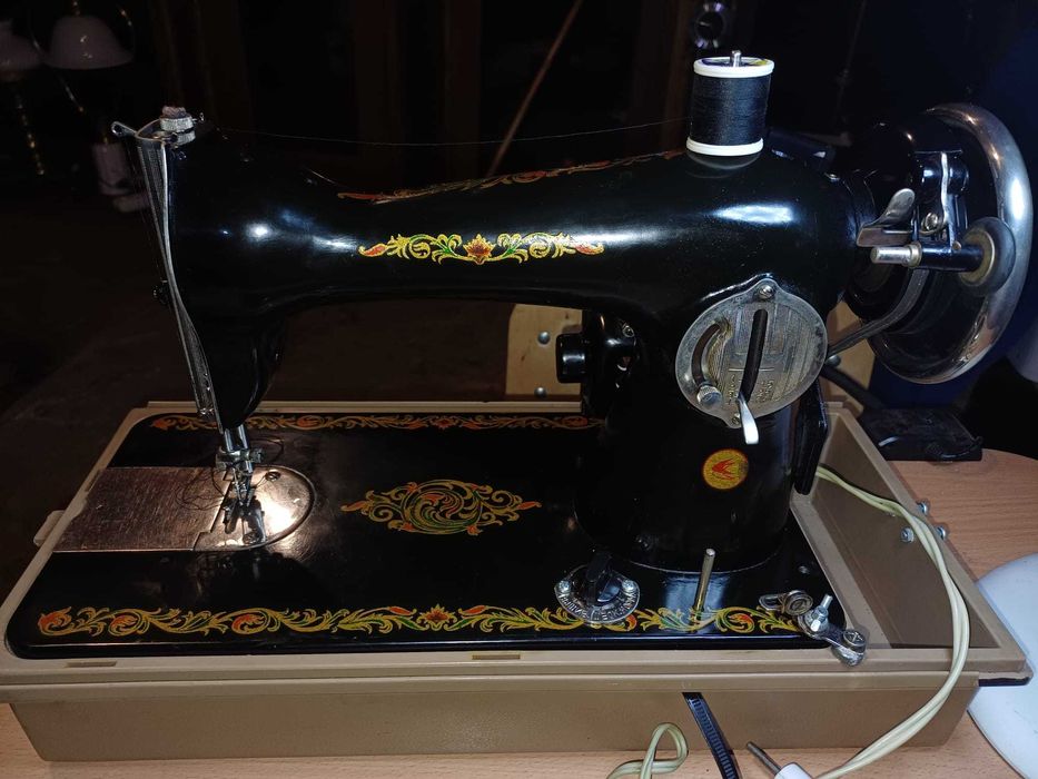 Masina de cusut ruseasca /copie SINGER impecabila , folosita puțin