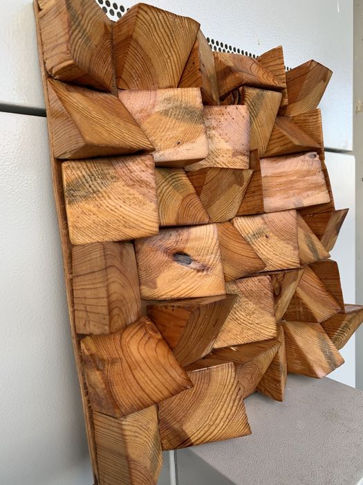 Промоция :Дървено пано от триъгълници