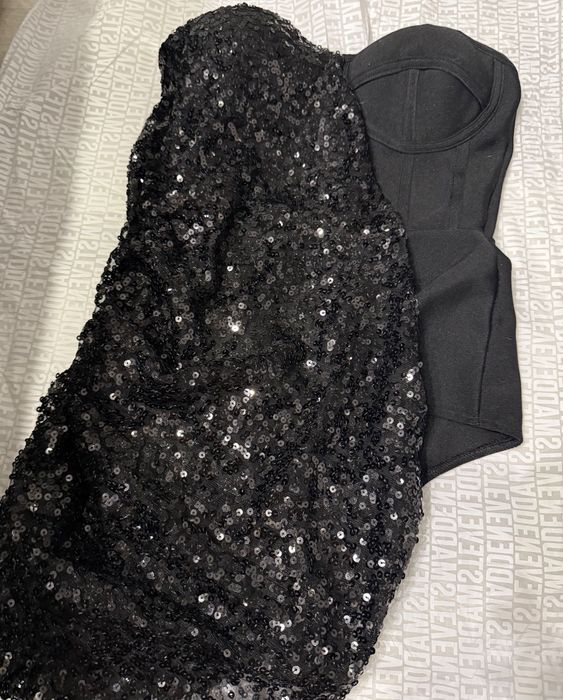 Рокля тип боди с пайети