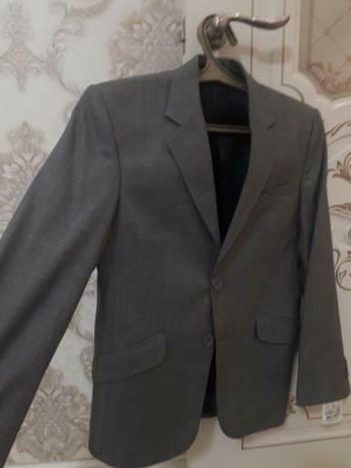 Серый костюм двойка