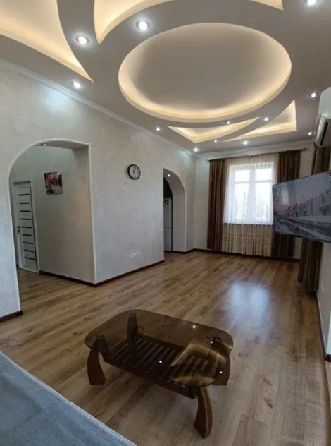 Sotiladi Квартира Центр Тараса Шевченко Выс-ная 3//4//4 75м2