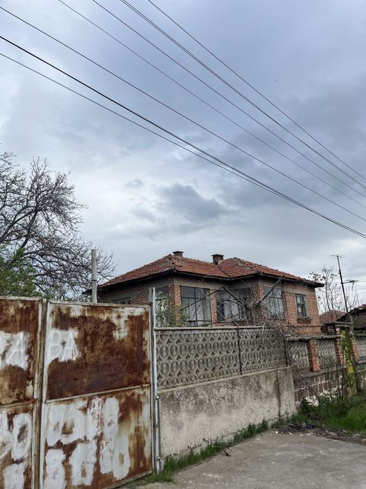 Продават се два съседни имота на главен път – с. Стряма