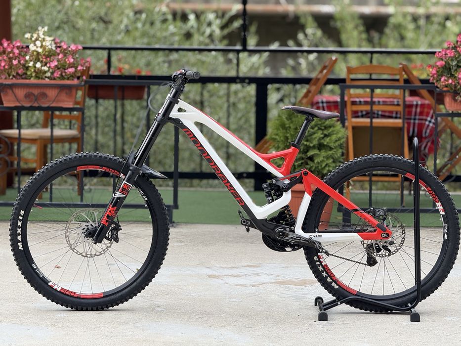 Велосипед за спускане Mondraker Summum CF Pro 2019 XL