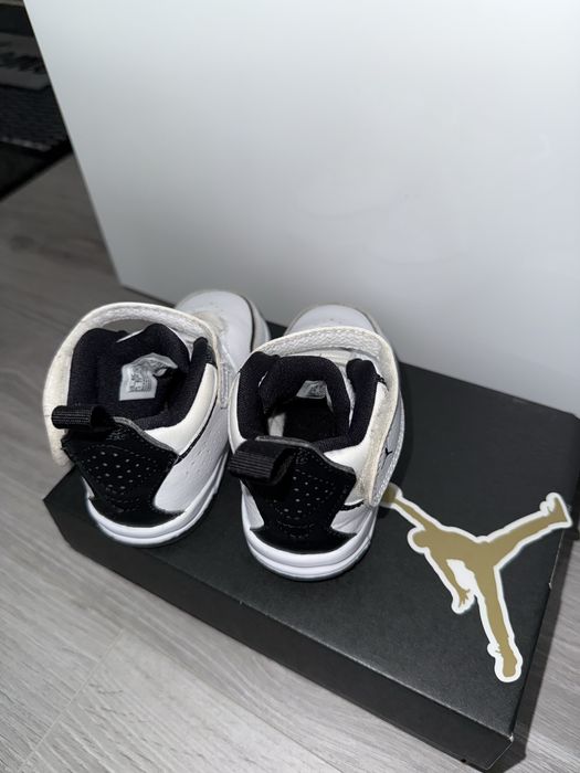 Sneakers Jordan courtside , unisex , 22 posibil potriviti la 21