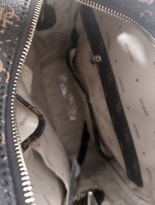 Чисто нова Раница Guess