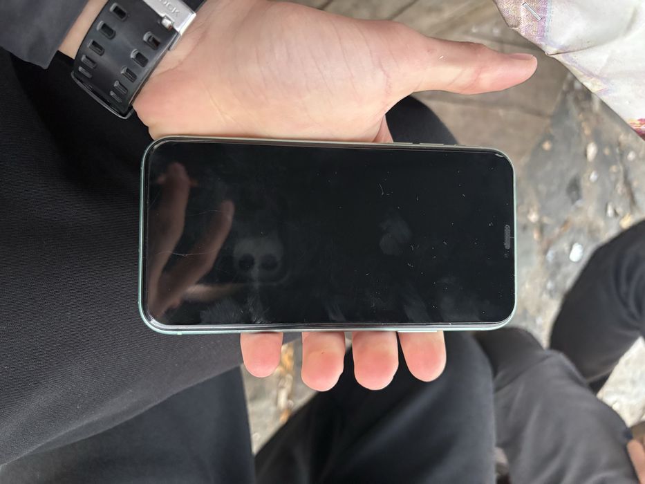 Iphone 11 128GB в отлично състояние