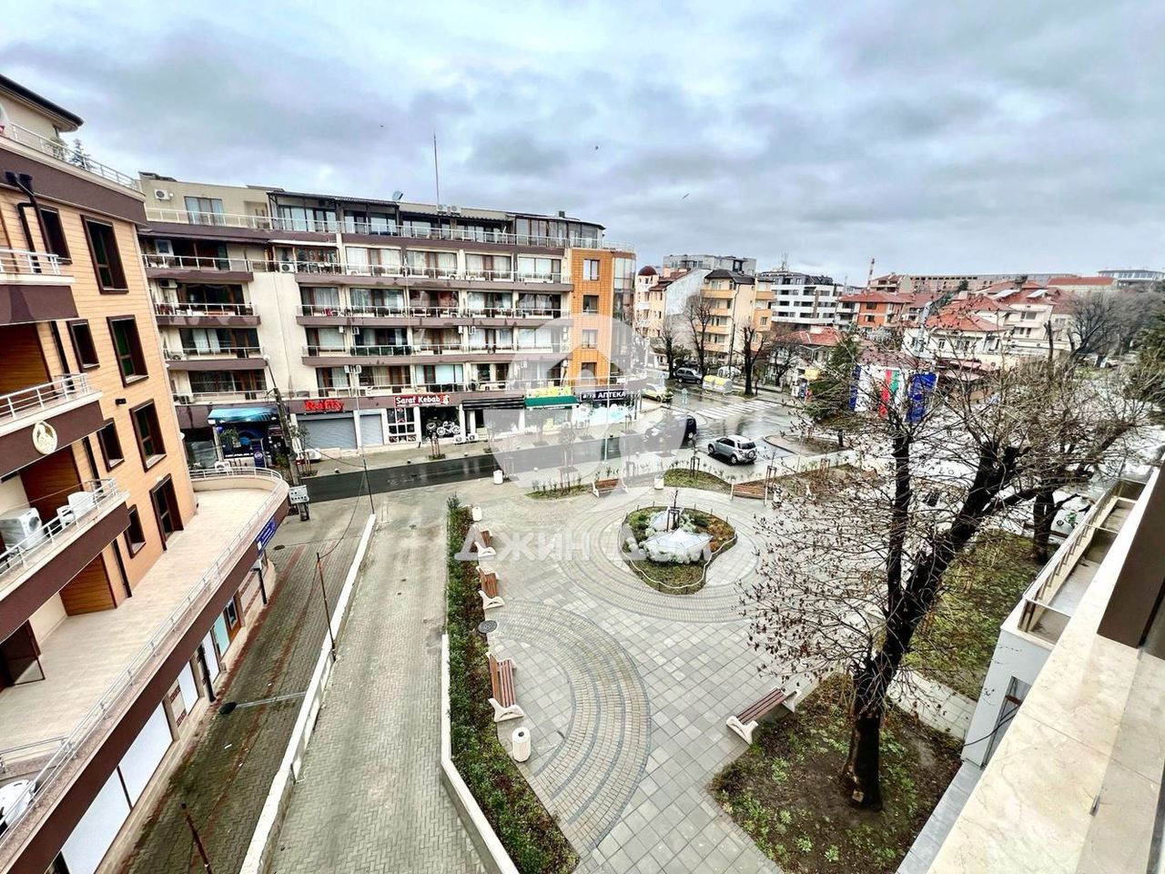 Продава се Тристаен апартамент в Бургас, Сарафово - 118 кв.м за 1424 €/кв.м - Снимка #1