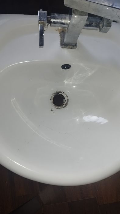 De vânzare CHIUVETA,baterie și picior sustinere