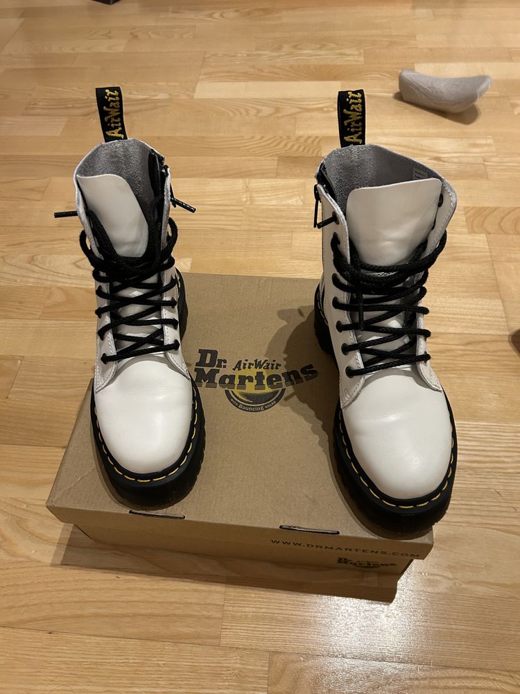 Bocanci Dr martens albi