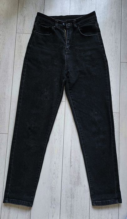 Продам чёрные джинсы в идеальном состоянии одеты один раз