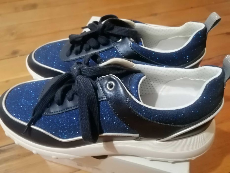 Geox чисто нови обувки 39 номер