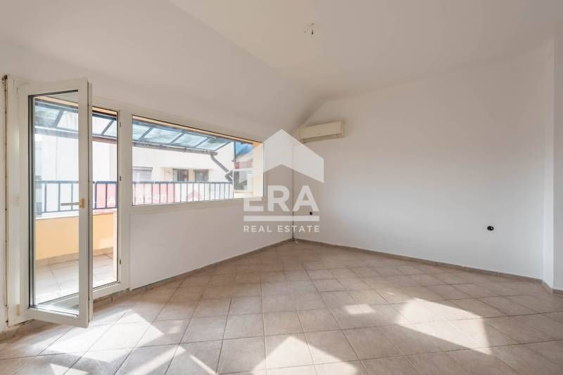 Продава се Двустаен апартамент в Варна, Гръцка махала - 53 кв.м за 2642 €/кв.м - Снимка #2