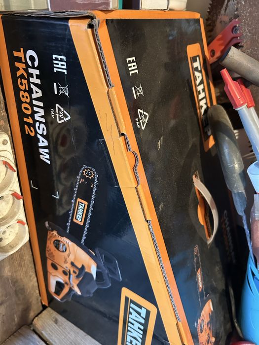 Продам бензопилу новая в коробке